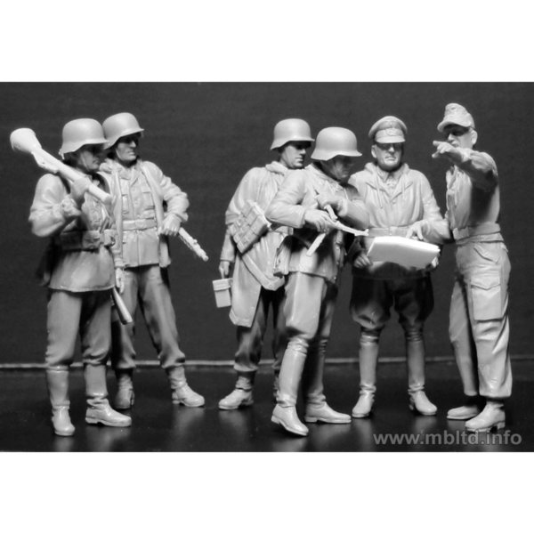 German Military Men, 1945, "Let s stop them here" / 1:35